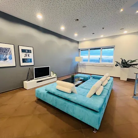 Hotel Aircraft & Events Neuhausen ob Eck