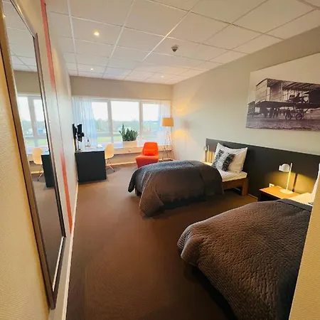 Aircraft & Events Hotel Neuhausen ob Eck