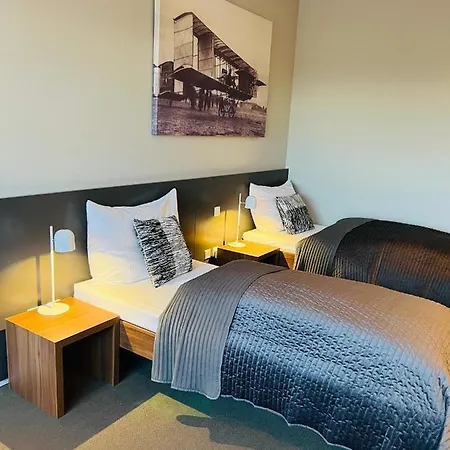 Aircraft & Events Hotel *