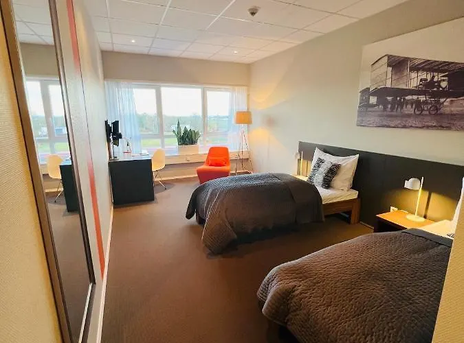 Aircraft & Events Hotel Neuhausen ob Eck