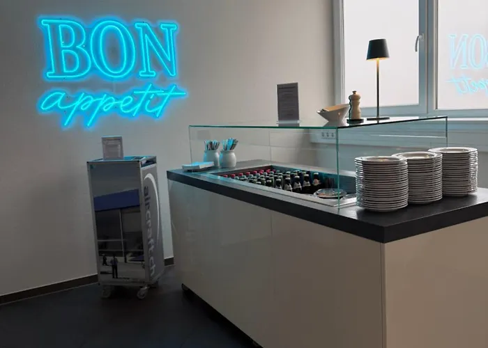 Aircraft & Events Hotel